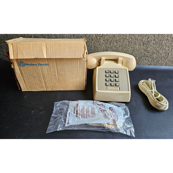 Rare Find Western Electric Model 2500 Ivory Touchtone Desk Phone New Deadstock - Picture 1 of 13